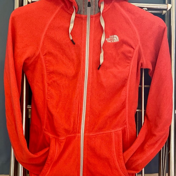 The North Face Women's Red Sweater - Picture 1 of 6
